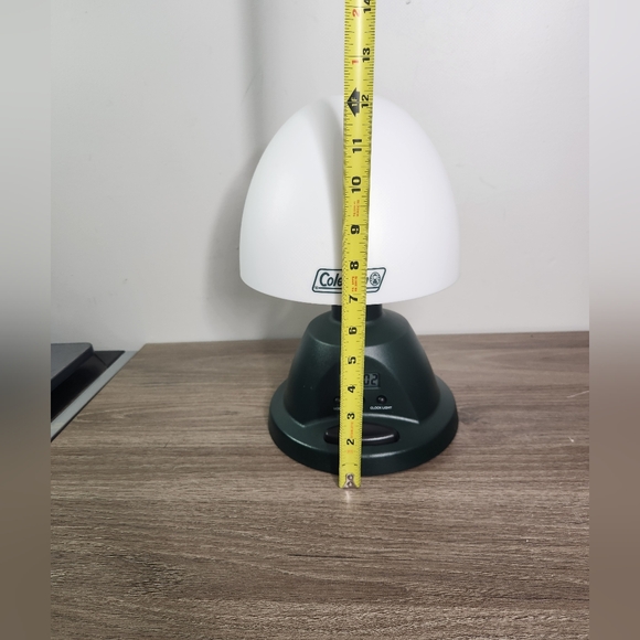 Vintage 1999 12” Coleman Deluxe Camping Table Lantern Clock & Alarm 5372-700 - Picture 2 of 10